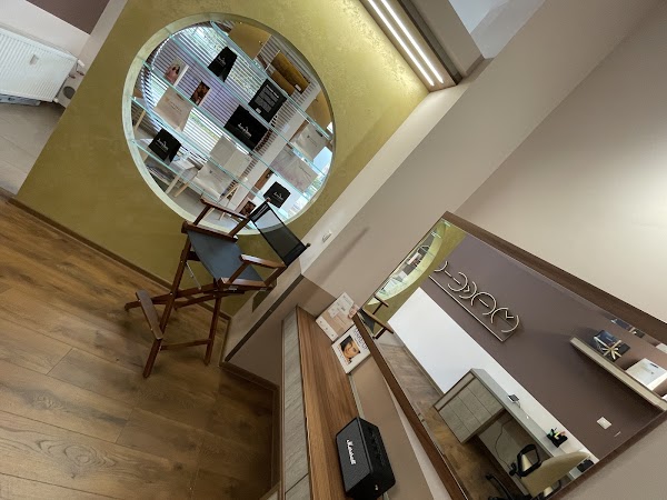 Make-up kozmetika by Adel