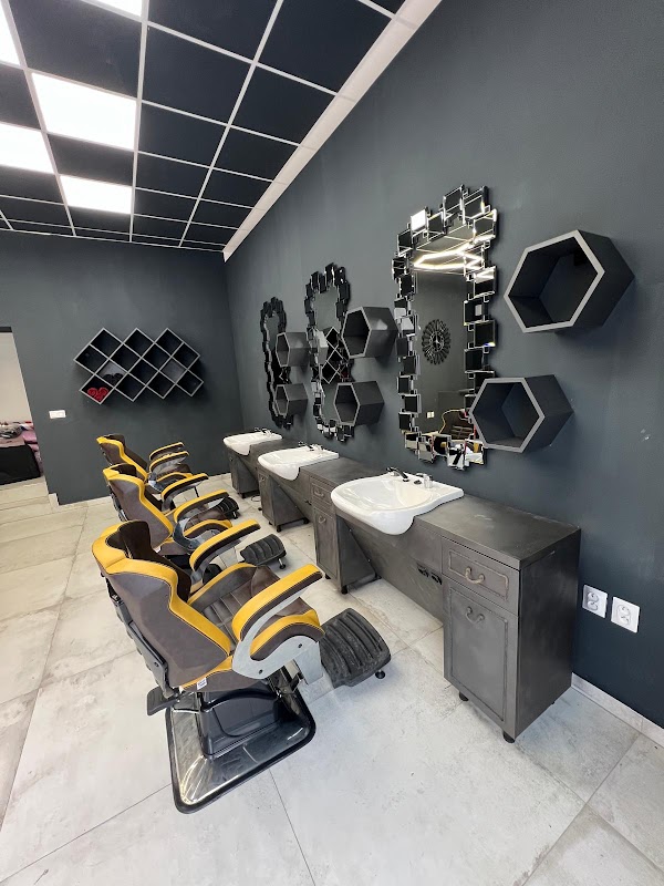 Barber Shop Golden Razor