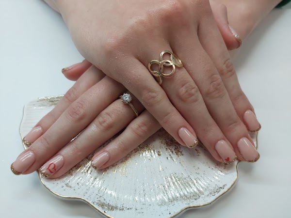 manikúra a pedikúra-rena